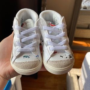 Nike toddler sneaker size 4